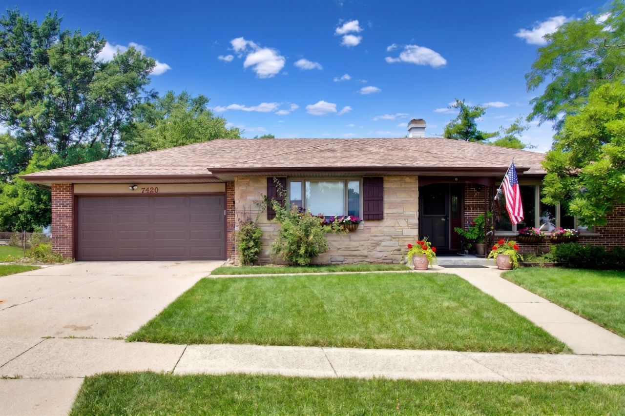 7420 Gladiola Avenue , Hanover Park, IL 60133