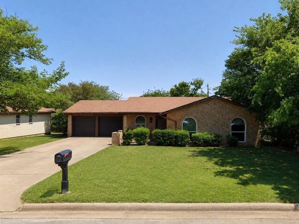 529 Georgetown Drive , Everman, TX 76140