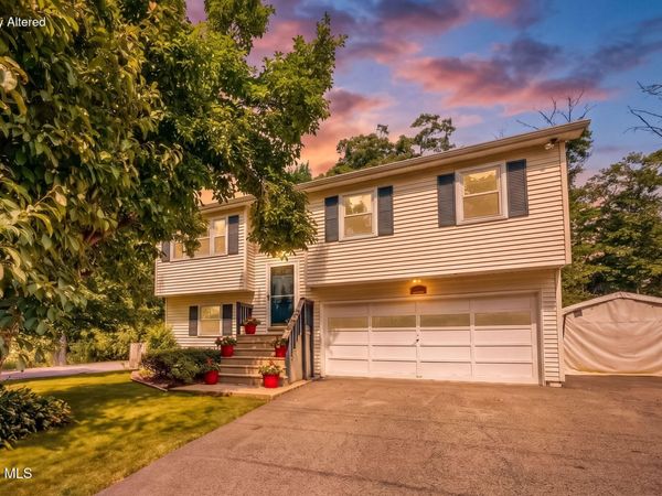 41 Holly Boulevard, Scotia, NY 12302