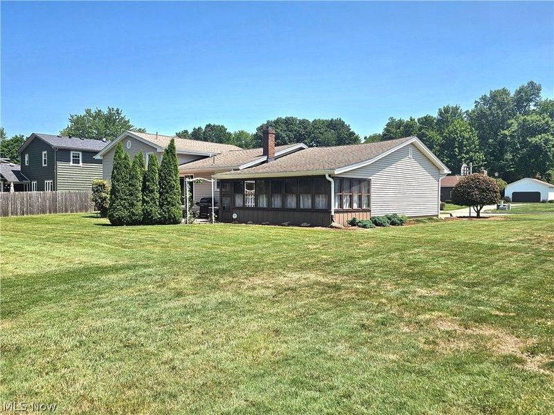8394 Four Seasons Trail, Youngstown, OH 44514 Photo 11