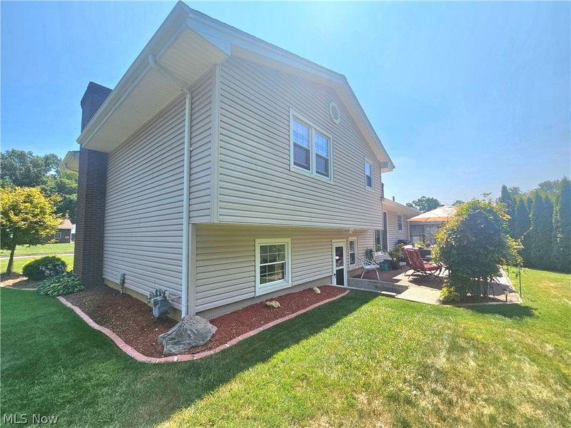8394 Four Seasons Trail, Youngstown, OH 44514 Photo 15