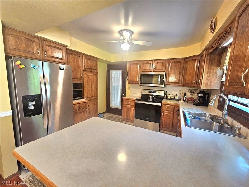 8394 Four Seasons Trail, Youngstown, OH 44514 Photo 24