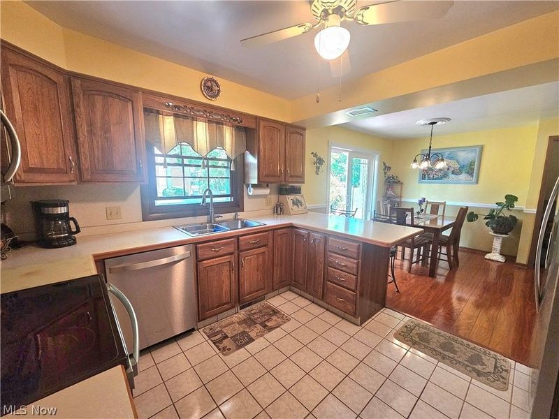 8394 Four Seasons Trail, Youngstown, OH 44514 Photo 25