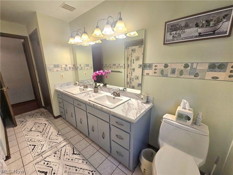 8394 Four Seasons Trail, Youngstown, OH 44514 Photo 30