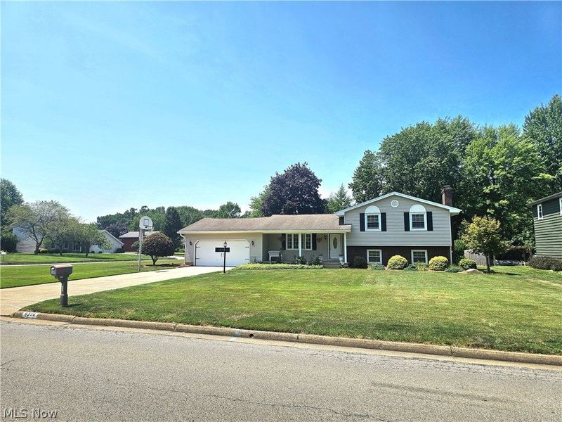 8394 Four Seasons Trail, Youngstown, OH 44514 Photo 5
