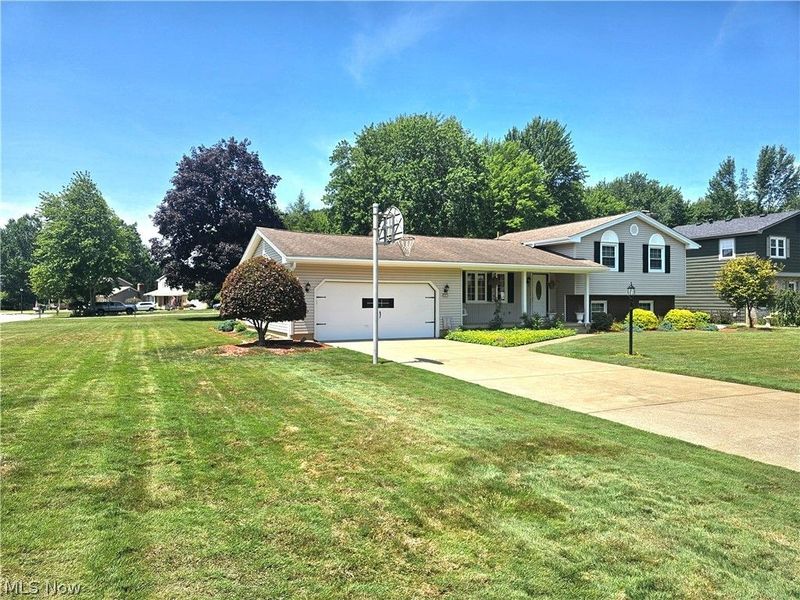 8394 Four Seasons Trail, Youngstown, OH 44514 Photo 6