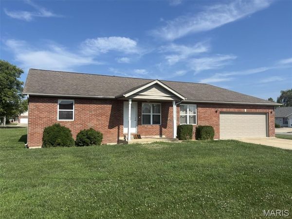 10 Clover Court, Aviston, IL 62216