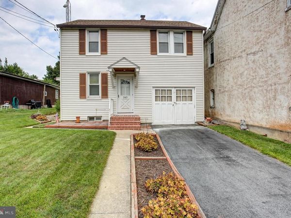 343 W QUEEN STREET, CHAMBERSBURG, PA 17201