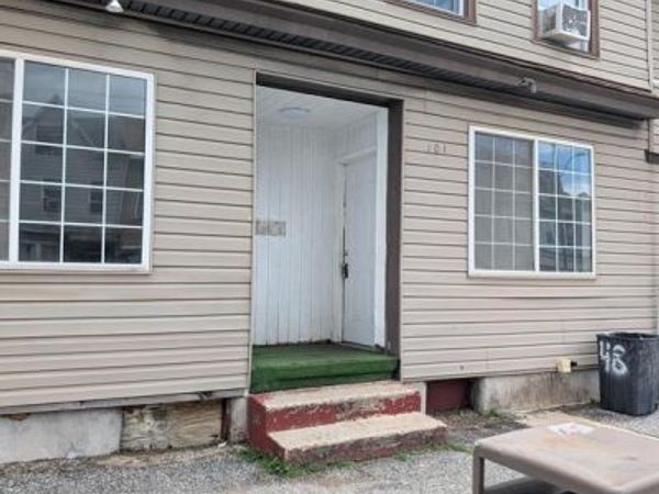 101 S 2ND STREET, Unit 101B, SAINT CLAIR, PA 17970