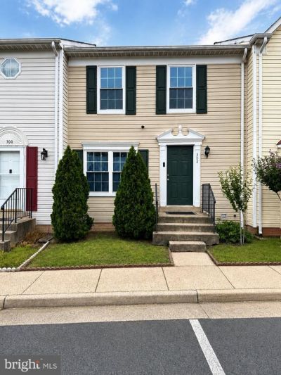 302 MOSEBY COURT , MANASSAS PARK, VA 20111