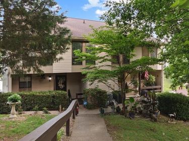 328 Champion Hills Road, Unit 17B, Kuttawa, KY 42055