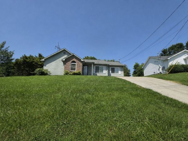 2001 Hyde Park Ln , Knoxville, TN 37921