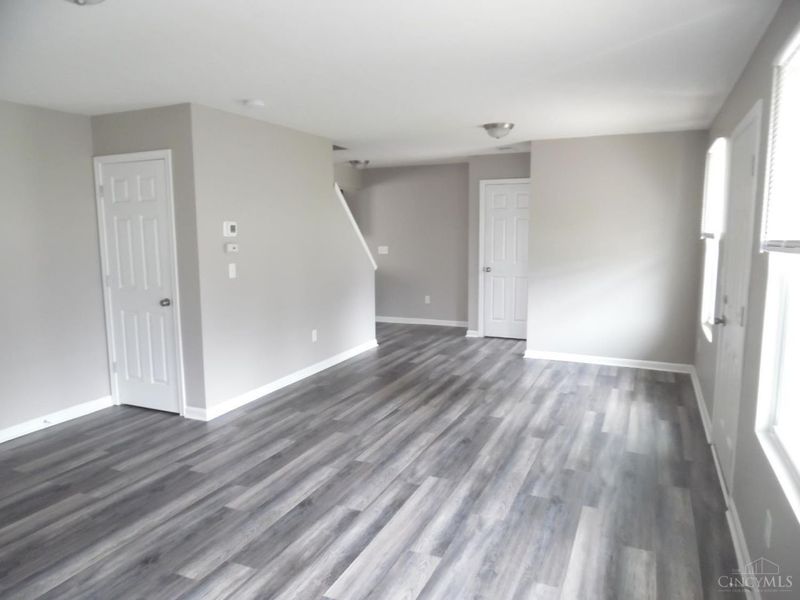 466 W Kemper Road, Springdale, OH 45246 Photo 2