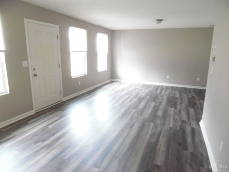 466 W Kemper Road, Springdale, OH 45246 Photo 3