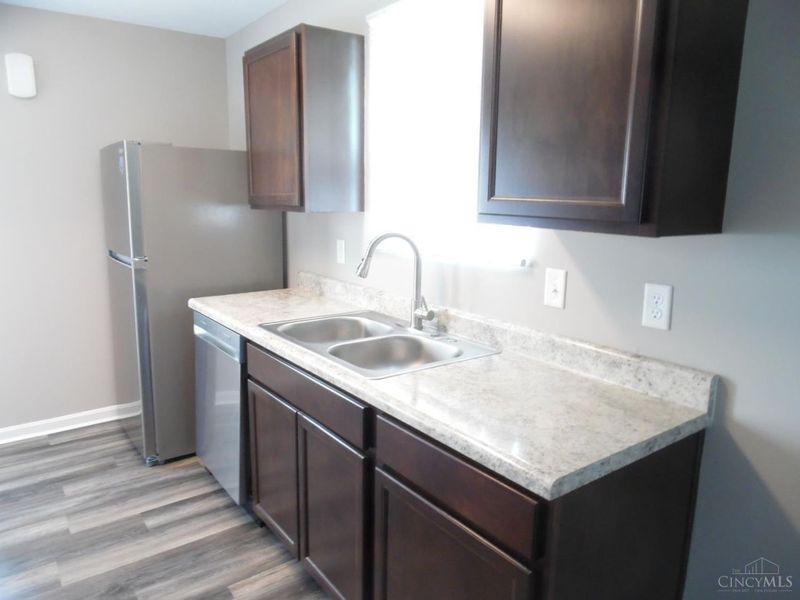 466 W Kemper Road, Springdale, OH 45246 Photo 4