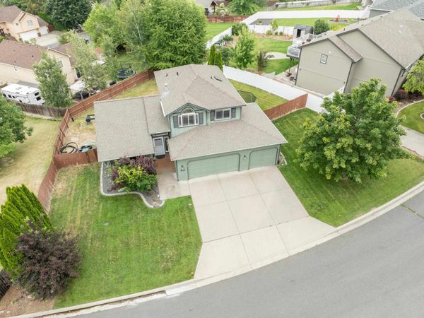 18105 E Crescent Dr, Greenacres, WA 99016