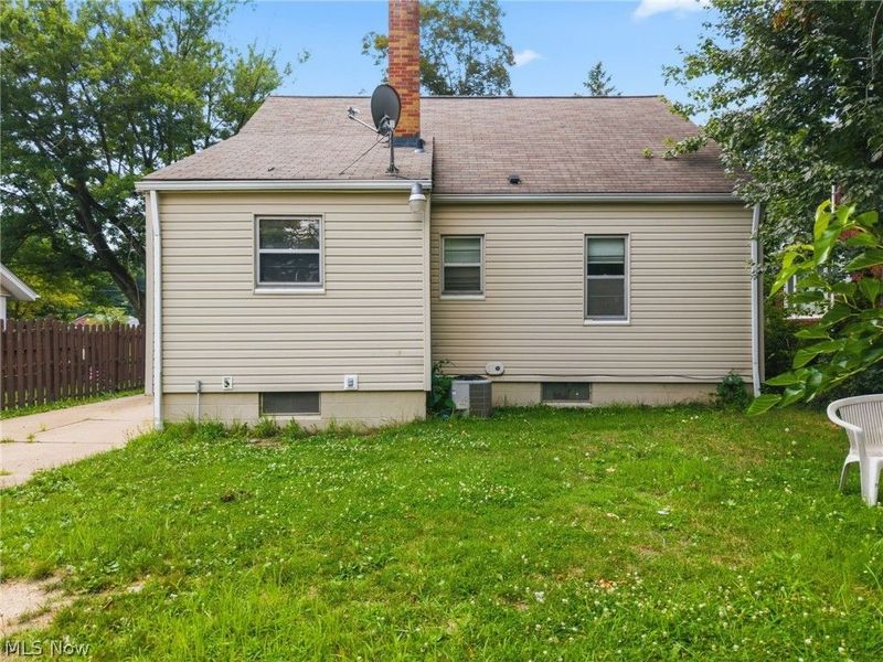 351 Hoover Avenue, Akron, OH 44312 Photo 5