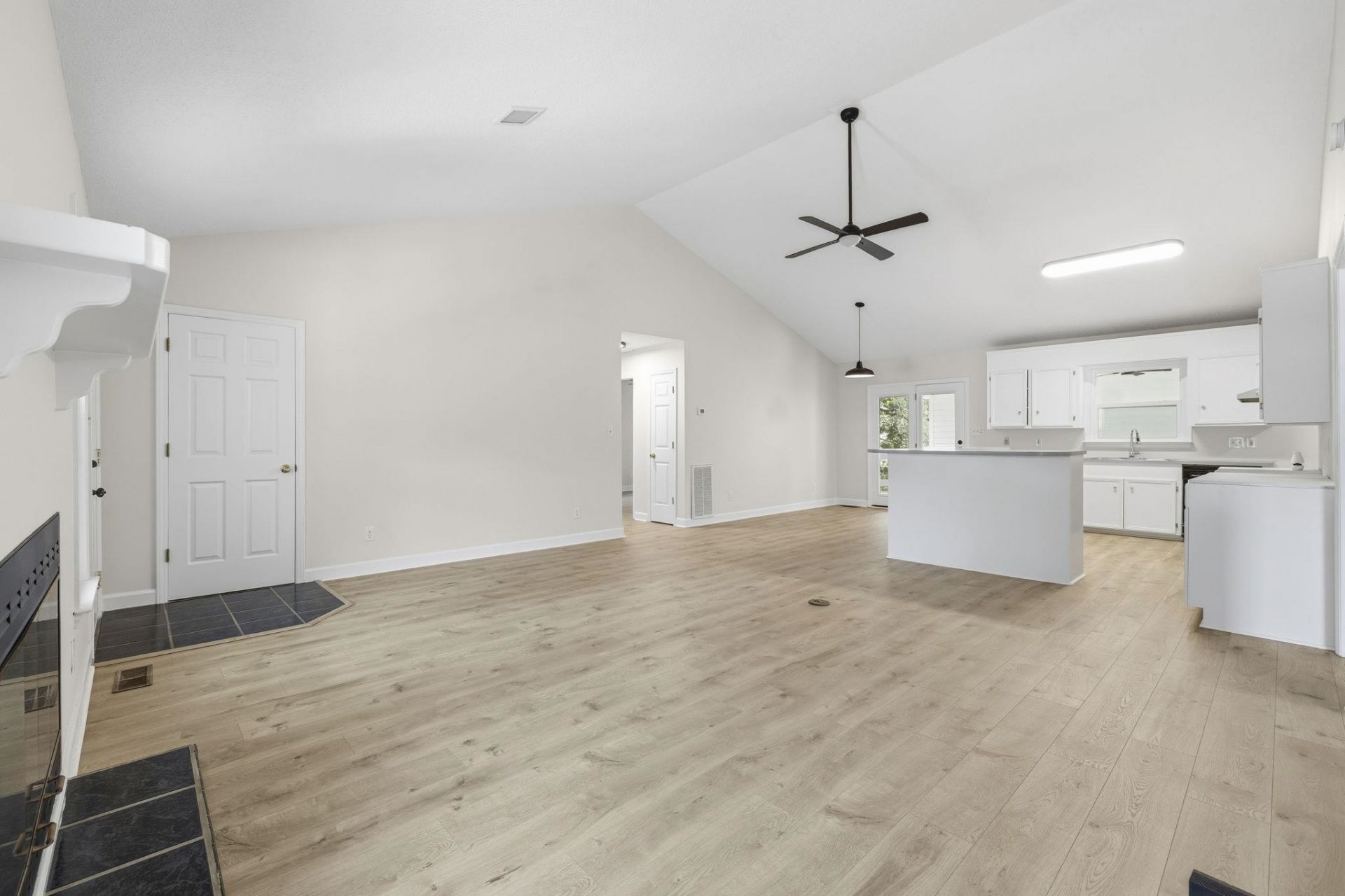 3556 Golden Rod Ct  Photo 5
