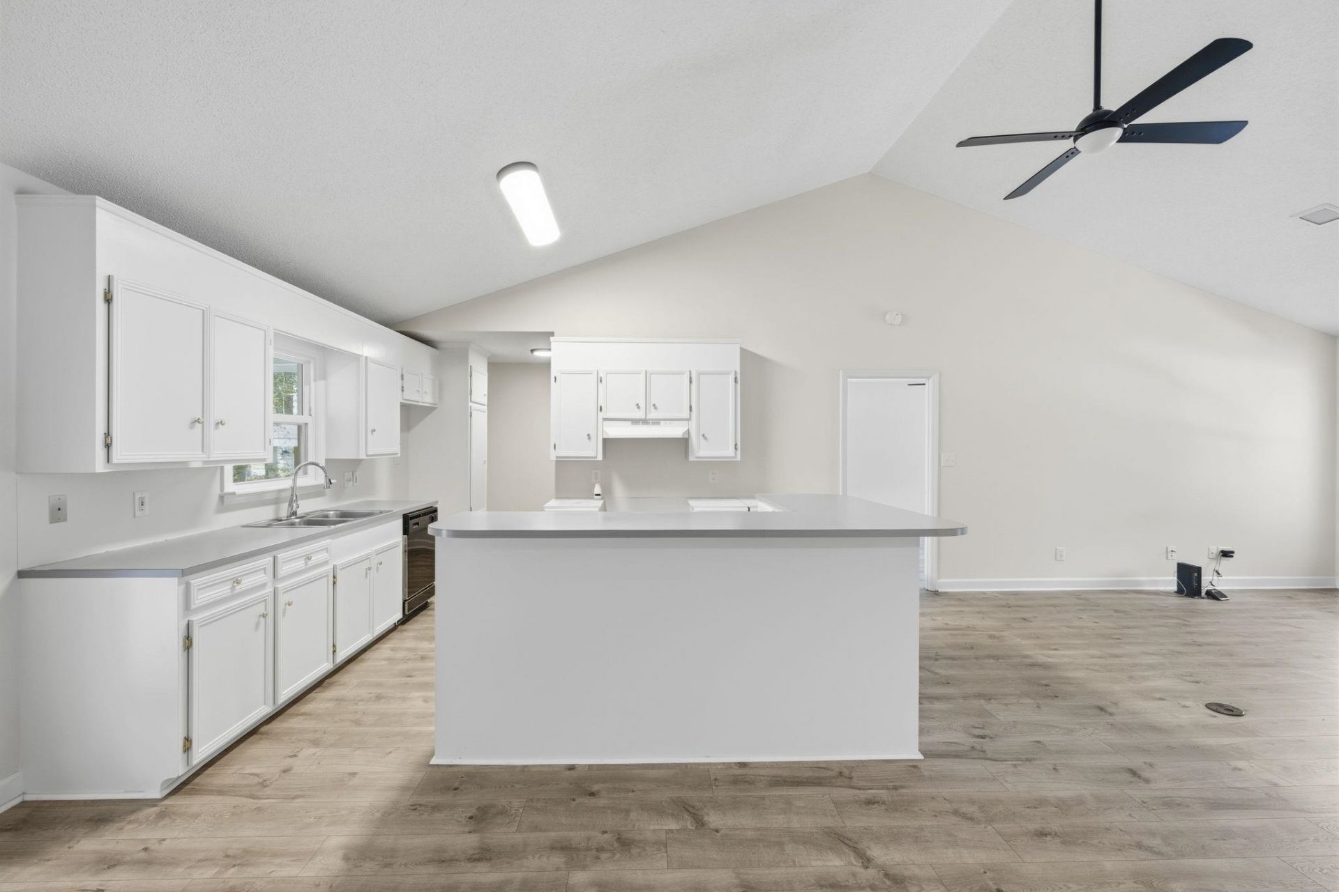 3556 Golden Rod Ct  Photo 8