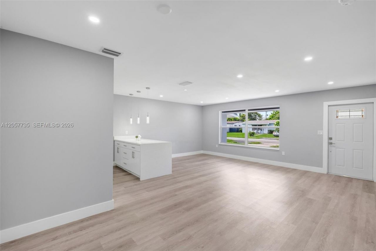 6420 NW 26th St , Sunrise, FL 33313 Photo