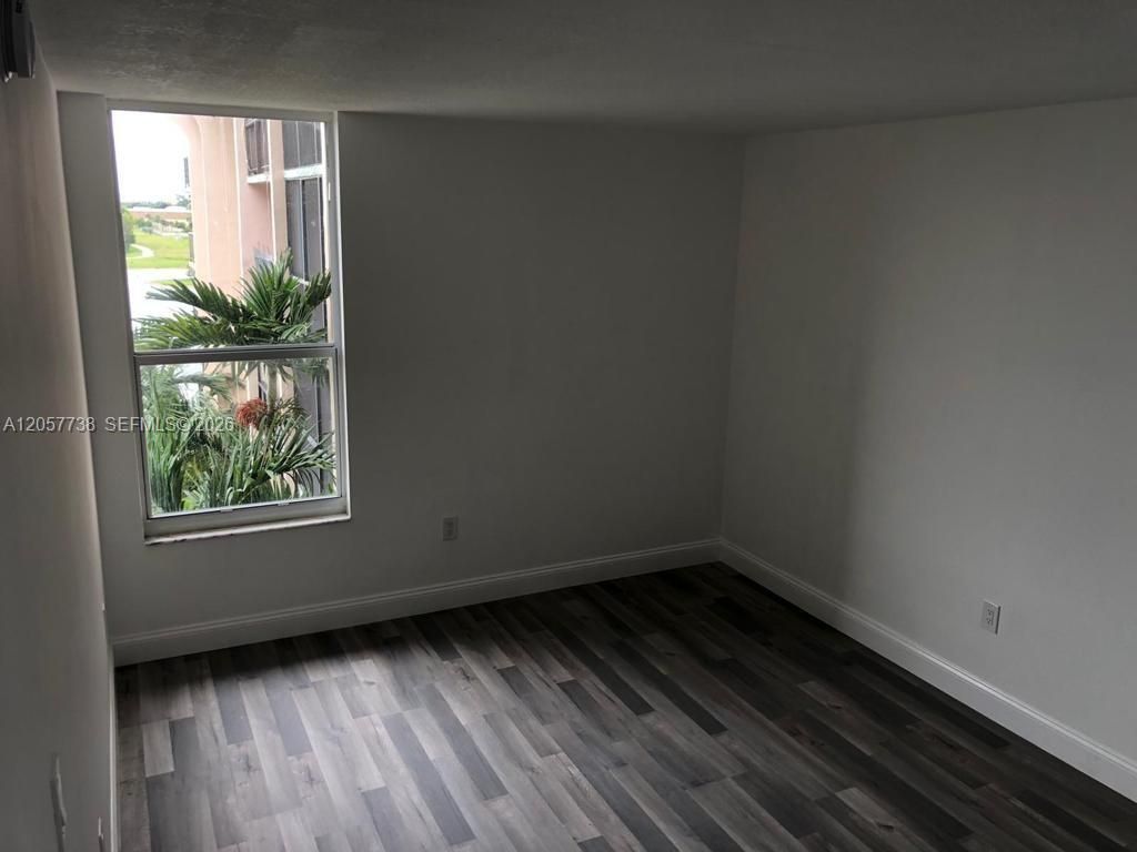 9682 Fontainebleau Blvd, Unit 507, Miami, FL 33172 Photo