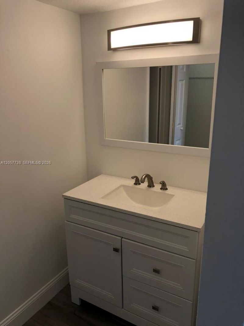 9682 Fontainebleau Blvd, Unit 507, Miami, FL 33172 Photo