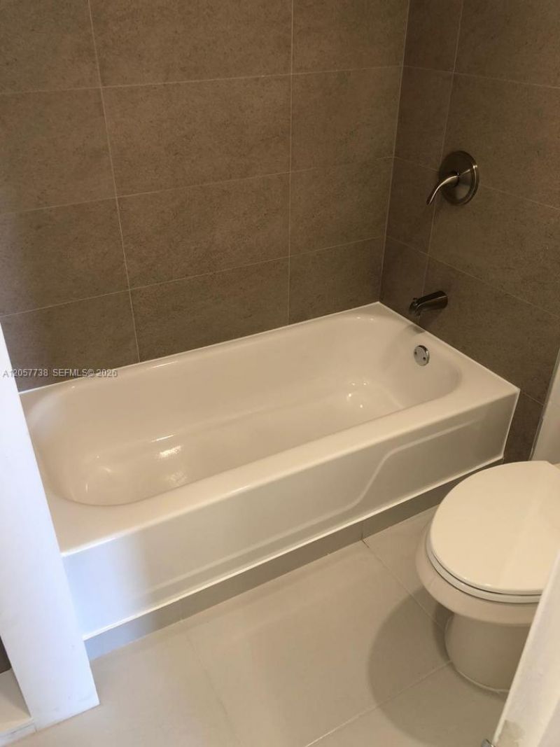 9682 Fontainebleau Blvd, Unit 507, Miami, FL 33172 Photo