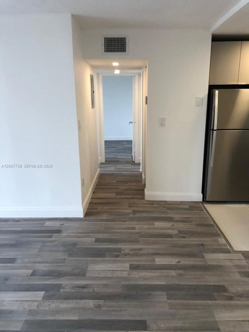 9682 Fontainebleau Blvd, Unit 507, Miami, FL 33172 Photo