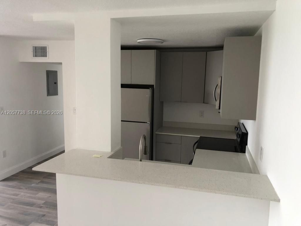 9682 Fontainebleau Blvd, Unit 507, Miami, FL 33172 Photo