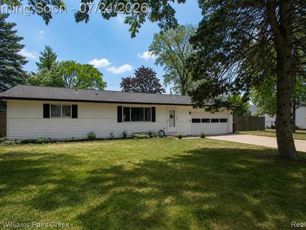 2126 Jarman Drive, Troy, MI 48085