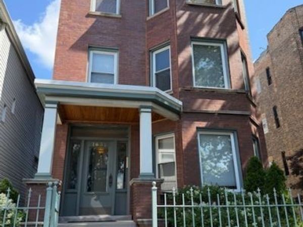 1632 W Nelson Street , Unit 2W, Chicago, IL 60657