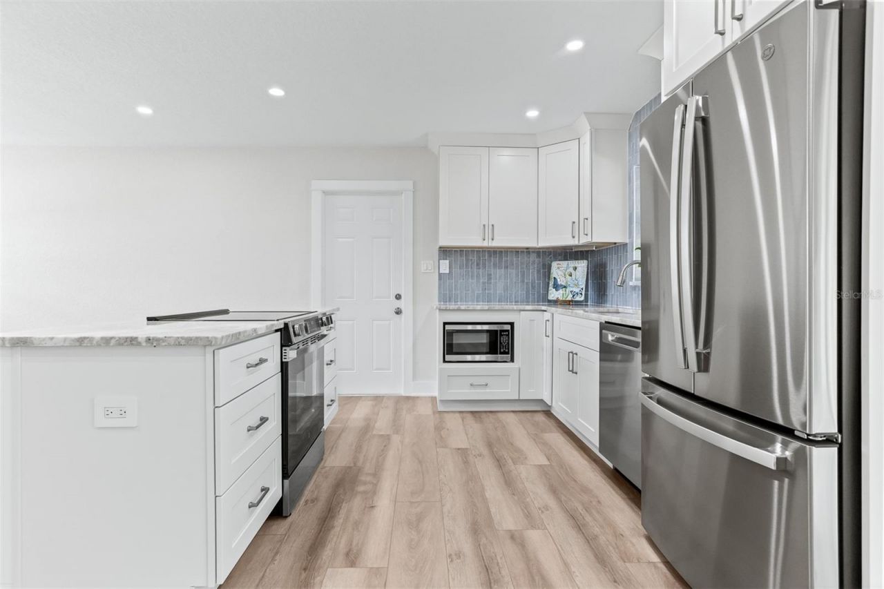 3332 70th Lane N, Saint Petersburg, FL 33710 Photo