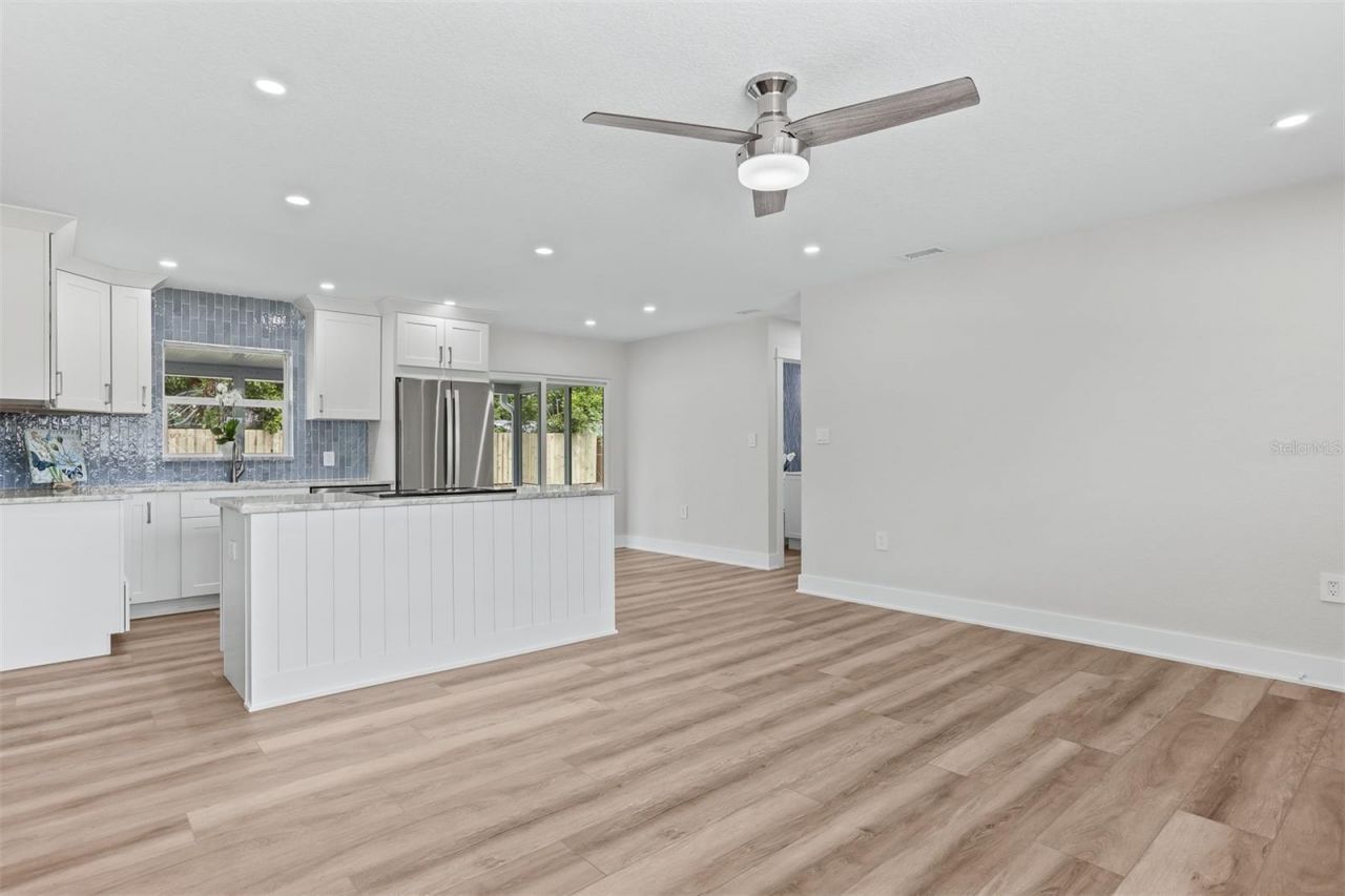 3332 70th Lane N, Saint Petersburg, FL 33710 Photo
