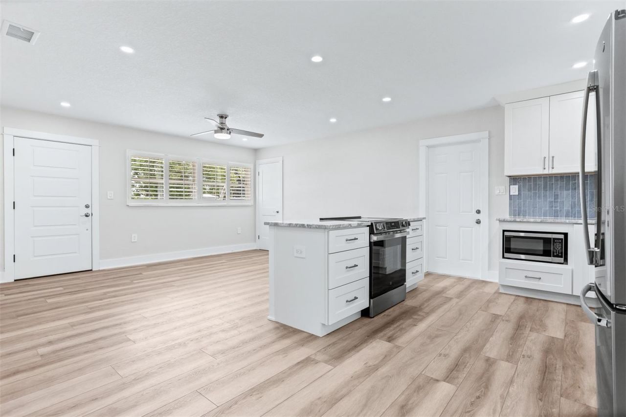 3332 70th Lane N, Saint Petersburg, FL 33710 Photo