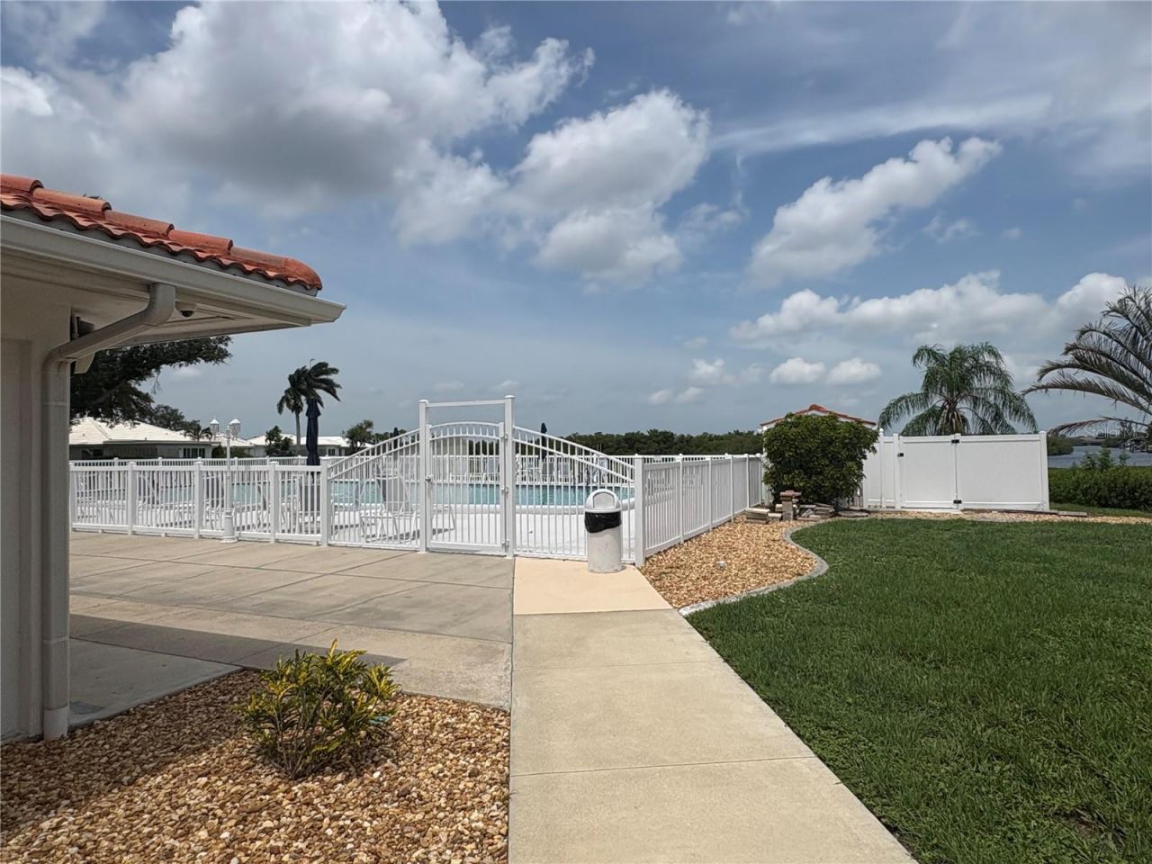 1612 S Elmwood Drive , Bradenton, FL 34208 Photo