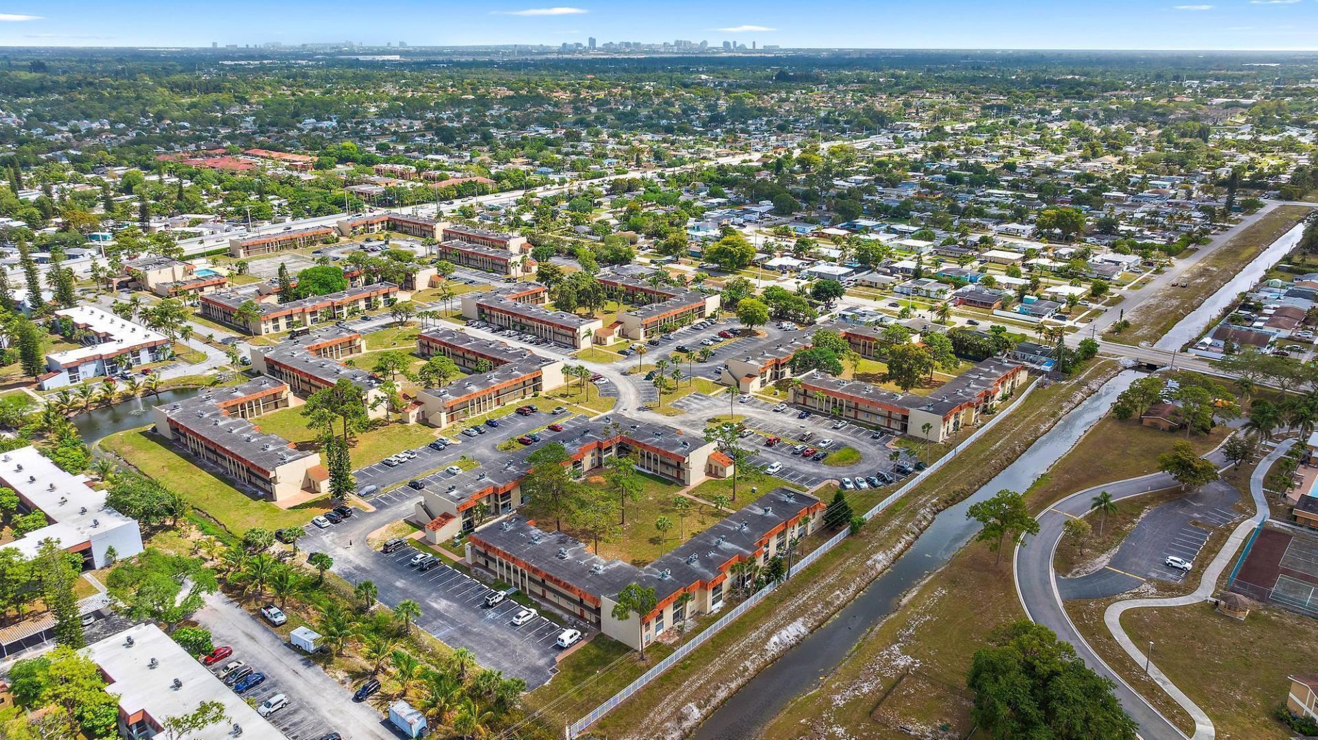 6106 Forest Hill Boulevard, Unit 204, West Palm Beach, FL 33415 Photo