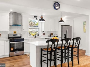 606 VALLEY ROAD, HAVERTOWN, PA 19083