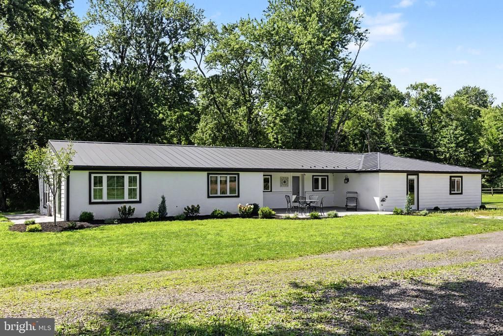 1104 BUCKS ROAD, PERKASIE, PA 18944