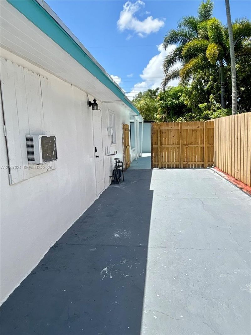 3410 SW 17th St , Fort Lauderdale, FL 33312 Photo