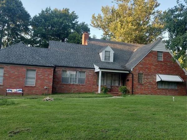 7355 Winchester Drive, Pasadena Hills, MO 63121