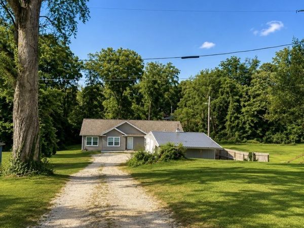 1319 W Commerce Street, Brownstown, IN 47220