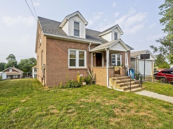 26 Grace St, Chicopee, MA 01020
