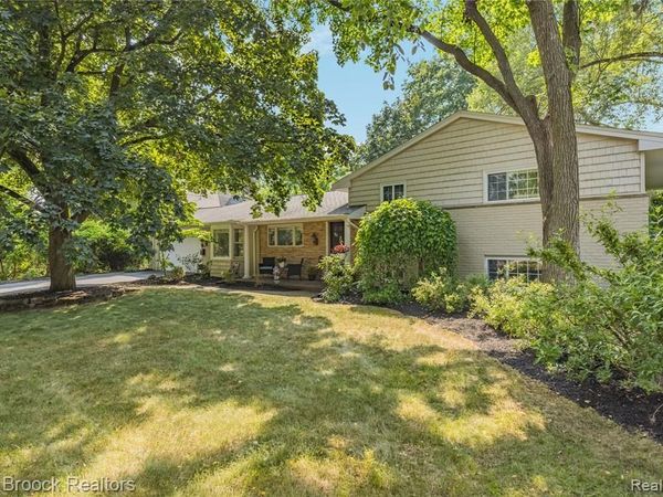 520 Hillboro Drive, Bloomfield Hills, MI 48301