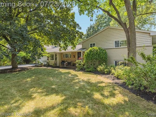 520 Hillboro Drive, Bloomfield Hills, MI 48301