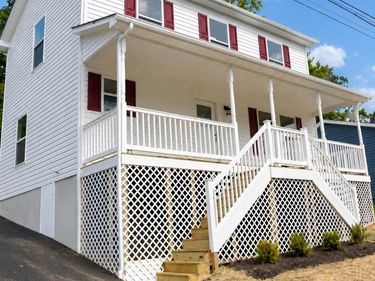 1117 STUART ST, STAUNTON, VA 24401