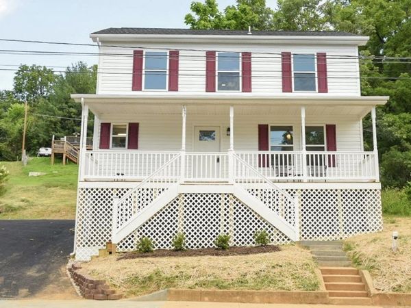 1117 STUART ST, STAUNTON, VA 24401