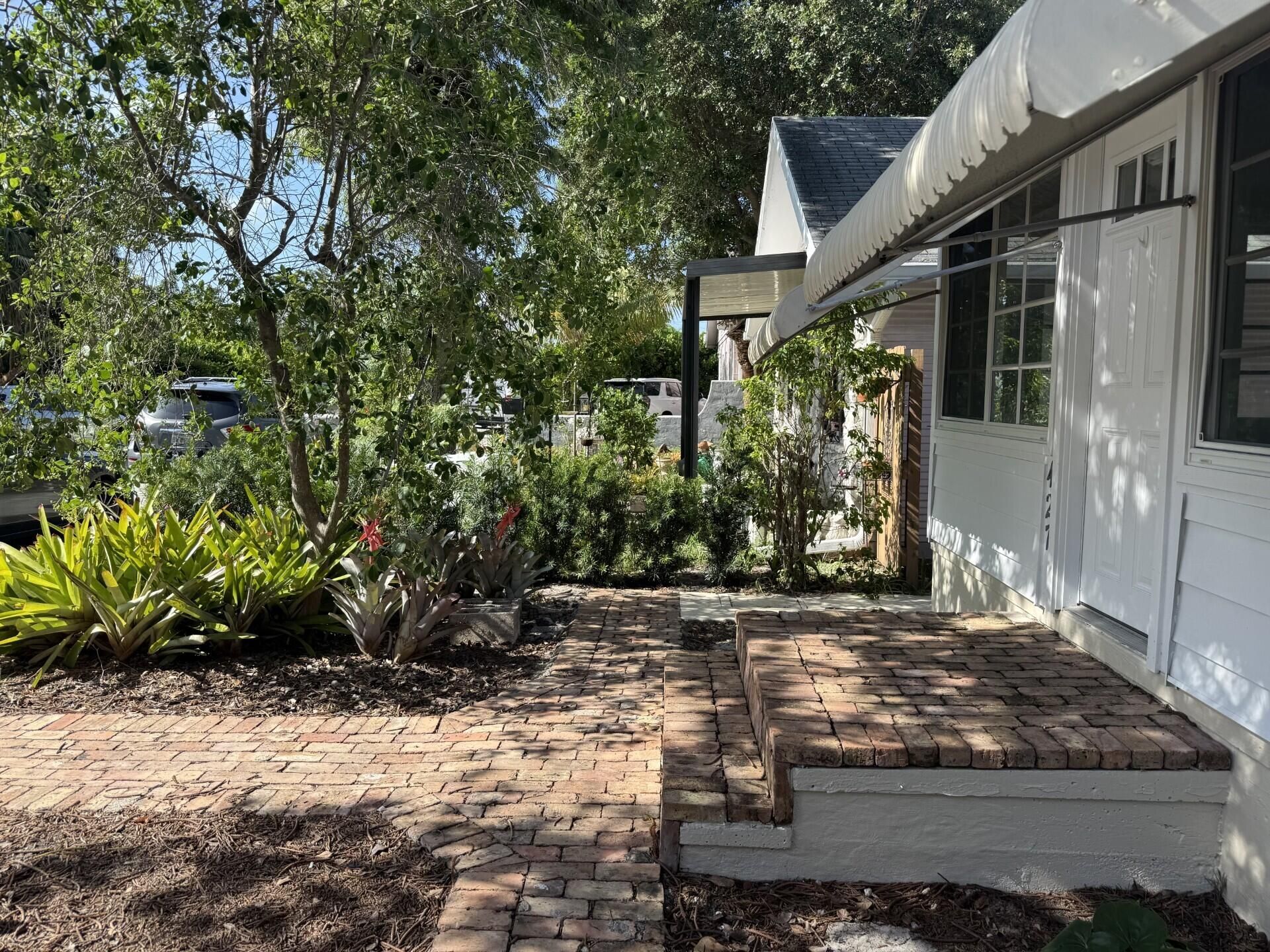 427 N J Street, Lake Worth Beach, FL 33460 Photo