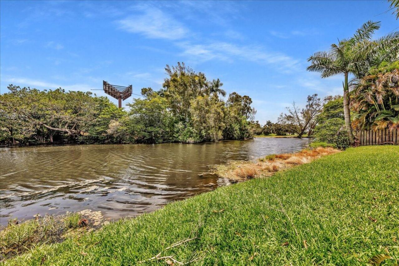 127 Calle Largo Drive, Hollywood, FL 33021 Photo