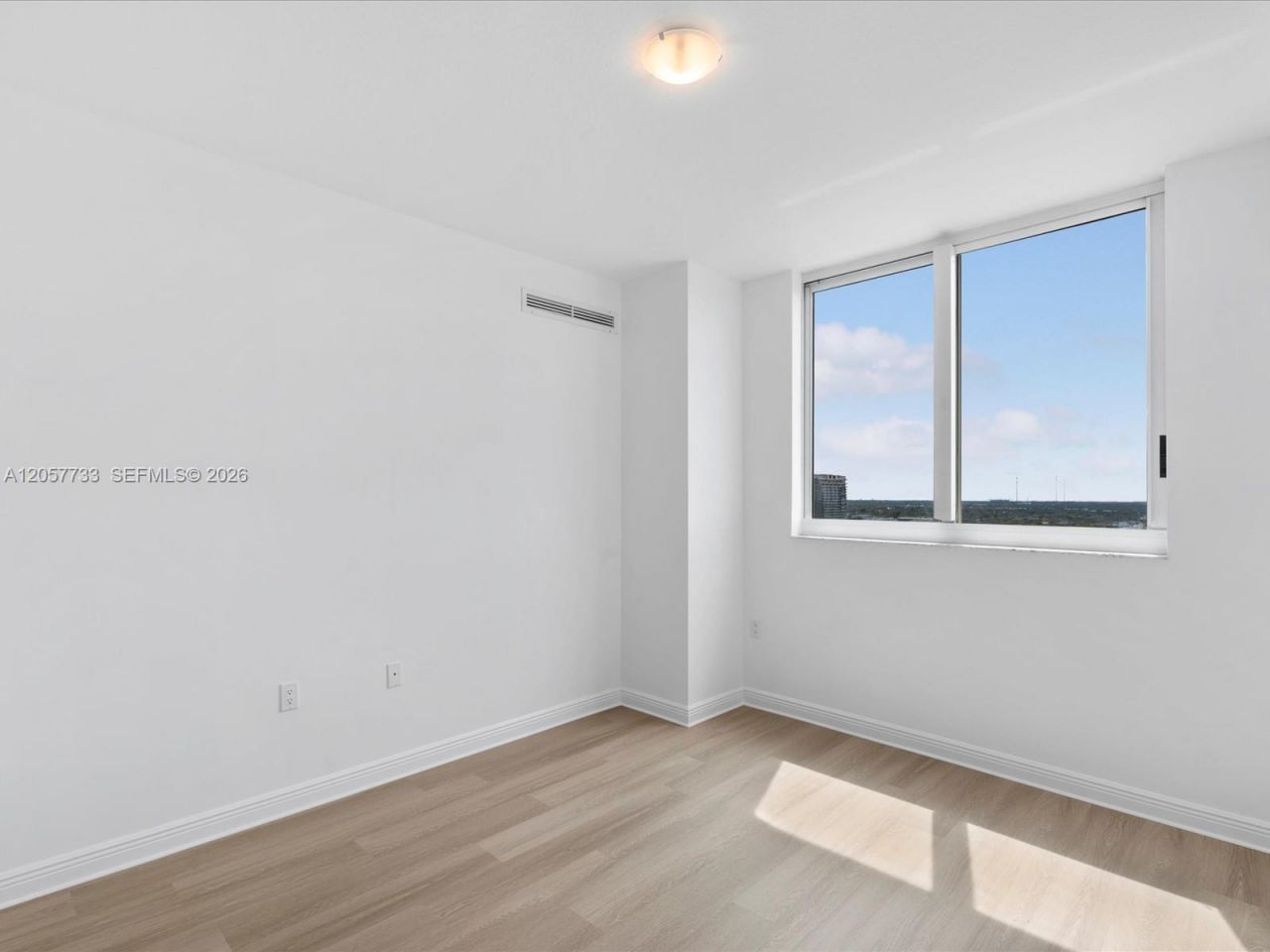 1745 E Hallandale Beach Blvd , Unit 2007W, Hallandale Beach, FL 33009 Photo