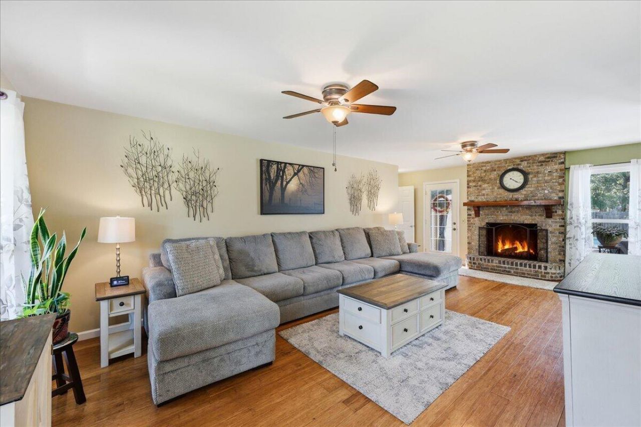 403 Chessington Circle Photo 13